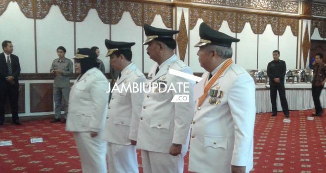 Gladi bersih pelantikan Bupati dan Wabup Batanghari dan Tanjab Barat di rumah dinas gubernur Jambi pagi ini (17/2). Pelantikan beberaapa saat lagi dimulai