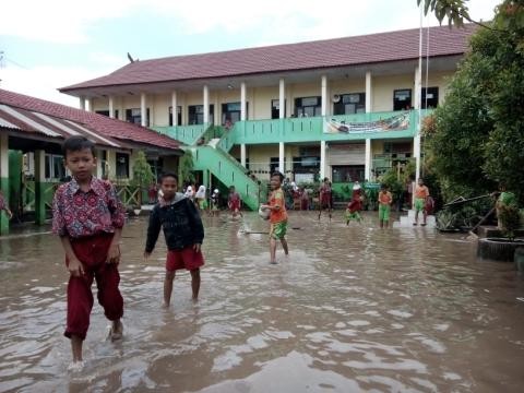 SD 84 yang terendam banjir