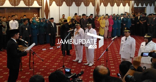 Pelantikan Bupati dan Wakil Bupati Batanghari Syahirsah-Sofia Fattah dan Bupati dan Wakil Bupati Tanjab Barat Safrial-Amir Sakib