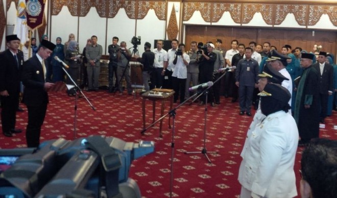 Pelantikan Bupati dan Wakil Bupati Batanghari Syahirsah-Sofia Fattah dan Bupati dan Wakil Bupati Tanjab Barat Safrial-Amir Sakib