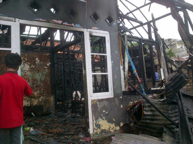Rumah di Kelurahan Murni ludes dilalap api siang ini (22/2)