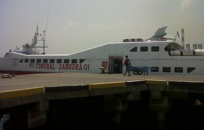 Kapal MV Tungkal Samudera