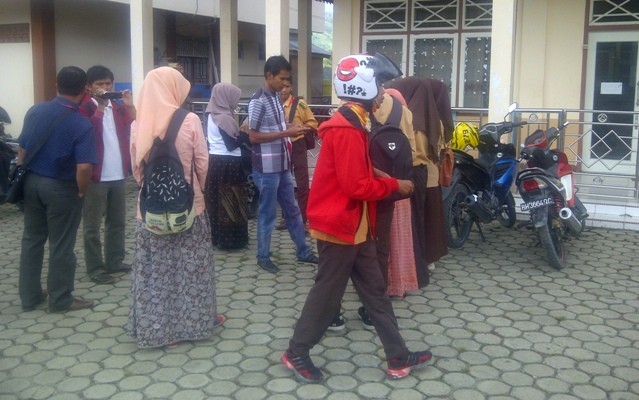 Sejumlah pelajar di Kantor DRPD Sungaipenuh saat melakukan aksi.