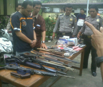 Yusuf saat diamankan di Mapolsek Jambi Selatan, beberapa waktu lalu.