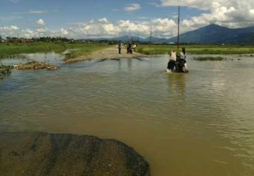 Konidisi jalan yang menghubungkan Desa Tanah Kampung dan Desa Gedang, Sungaipenuh.