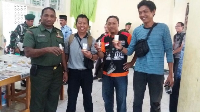 Kapenrem 042/Garuda Pâ€Žutih, Mayor Imam Syafei bersama beberapa wartawan unit Korem 042/Gapu