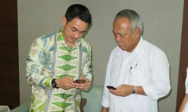 Gubernur Jambi Zumi Zola dan Menteri PU dan Pera M M. Basoeki Hadimuljono