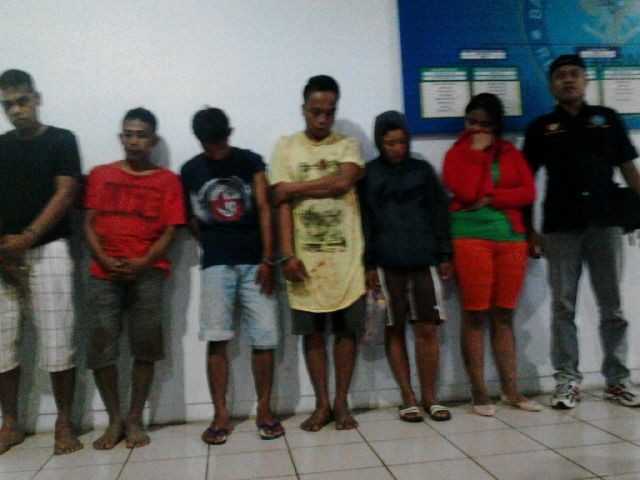 Para tersangka yang diamankan di Kantor BNNP Jambi.