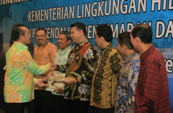 Walikota Jambi H SY Fasha saat acara di Kementerial LHK