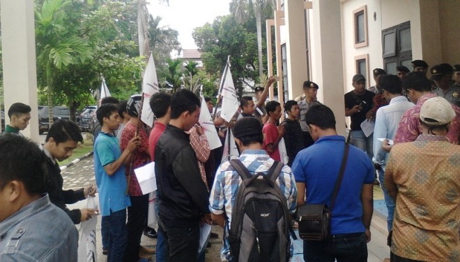 Aksi demontrasi di BLHD Provinsi Jambi