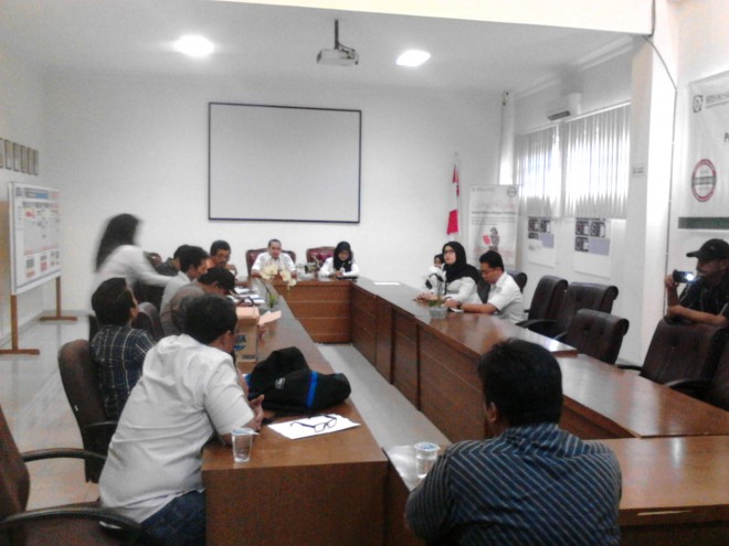 Pertemuan pendemo di kantor BPJS Kesehatan Jambi