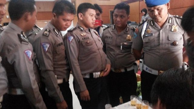 Tes urine anggota Ditlantas Polda Jambi