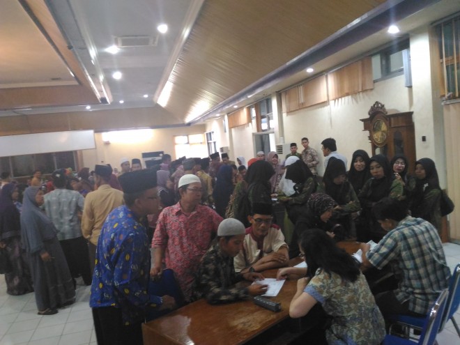 Pemeriksaan para guru agama di ruang pola kantor bupati Batanghari