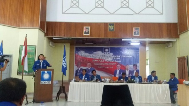 Hanafi Rais saat membuka LKAD Khusus PAN Jambi
