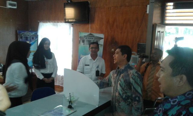 Menpan melakukan pengecekan pelayanan publik di Jambi Jumat (15/4)
