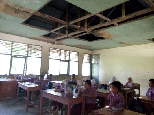 Kondisi ruang kelas SDN 182/Mulya Jaya, Kabupaten Bungo. 