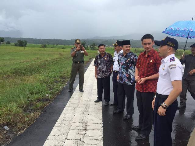 Gubernur Zola tinjau bandara Depati Parbo