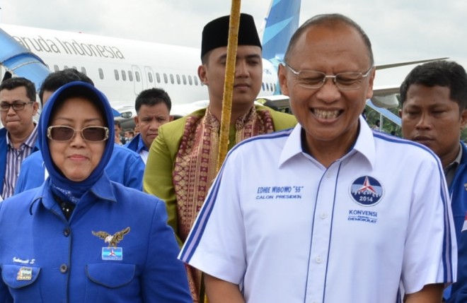 Bendahara Umum DPP Demokrat Indrawati Sukadis dan Ketua Bidang OKK DPP Pramono Edhie Wibowo.