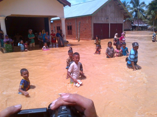 Banjir di Desa Pulau Pandan Limun