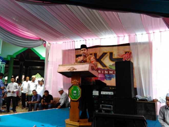 M Syukur saat hadir di haul pendiri ponpes Azzakariyah Merangin