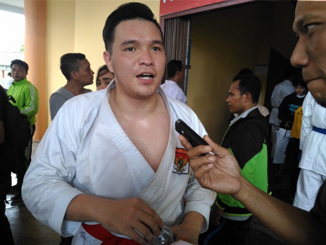 Karateka Jambi Erlando.  (F/FAIZARMAN/JU)