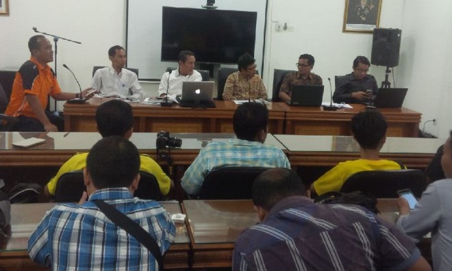 Coffie Morning bersama dengan wartawan unit Polda Jambi yang dihadiri oleh Ketua AJI Kota Jambi Herri Novealdi dan Ketua PWI Mursyid Sonsang. (F/DONI/JU)