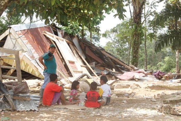 Kerusakan akibat banjir bandang yang menghantam Merangin beberapa hari lalu. (F/AL AMIN/JU)