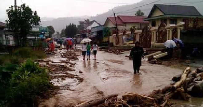 Kondisi paska banjir di Desa Siulak Deras Mudik Selasa (3/5). (DIPAR/JU)   
