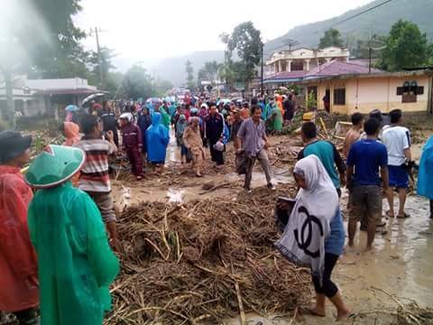 Kondisi Desa Siulak Deras Mudik paska dihantam banjir bandang sore ini (3/5). (DIPAR/JU)