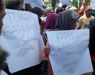 Demo di kantor bupati Batanghari