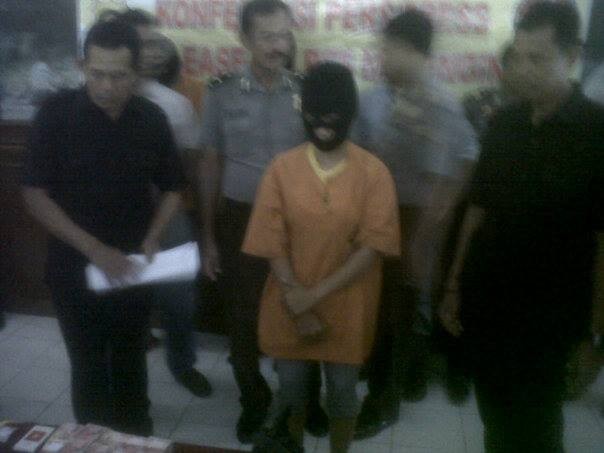 Pristila Susan saat diamankan di Mapolres Merangin.