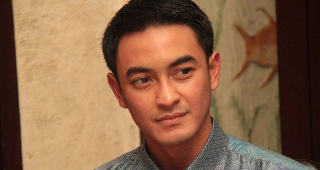 Gubernur Jambi, Zumi Zola