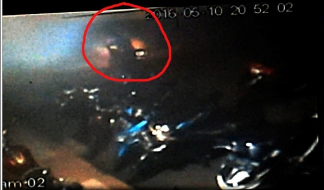 Aksi pelaku yang terekam CCTV saat beraksi di BB Muarabulian, tadi malam.