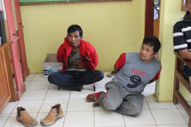 Dua pelaku yang diamankan yakni, Dedi Guwandi alias Dedi (40) warga Desa sungai Abang dan Lil Muttakin alias Lim (29) warga Desa Dusun Baru Kecamatan VII Koto.