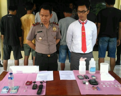 Waka Polres Tebo, Kompol Alii Sadikin, saat press release.