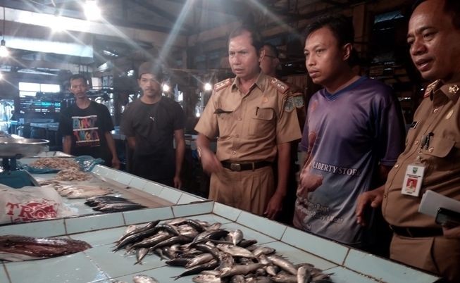 Dinas Perindustrian dan Perdagangan Kota Jambi melakukan sidak ke sejumlah pasar pagi ini (23/5).