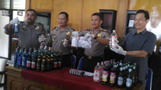 Barang bukti sabu dan miras yang berhasil diamankan Polres Batanghari selama operasi Pekat dari tanggal 4 sampai 23 Mei 2016