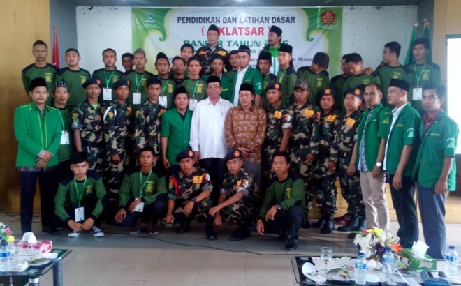 Photo bersama usai penutupan Diklatsar Banser Batanghari 