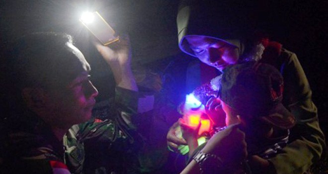 Anak Berusia 2 Tahun Menangis Saat Bertemu Sang Ayah.