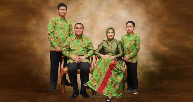 Bupati Bungo H Mashuri bersama keluarga