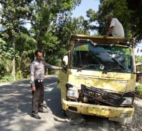 Mobil korban yang terlihat ringsek