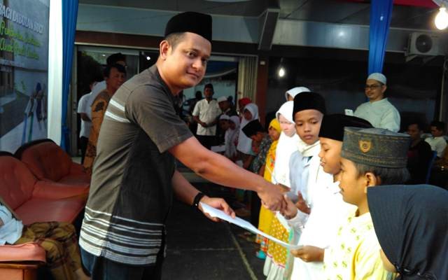 Penyerahan santunan di Hiswana Migas