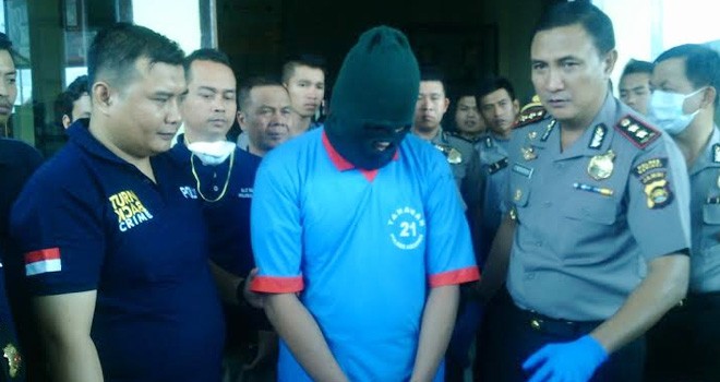  Kapolres Kerinci, AKBP S Winugroho Sik, bersama tersangka ABR (27).
