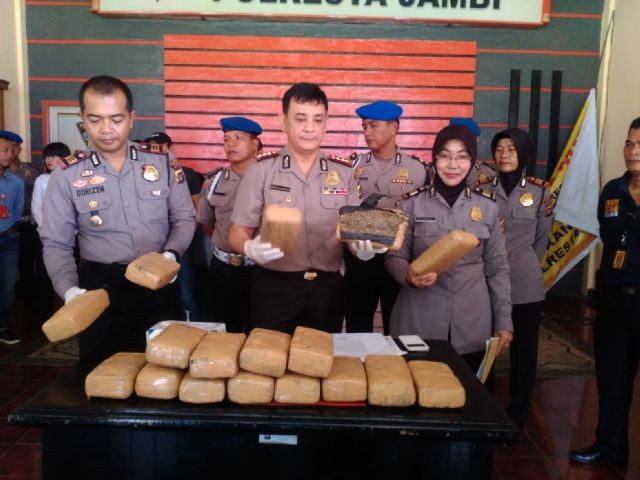  17 Kg ganja kering yang diamankan di Senin (27/6) di Jalan Lingkar Selatan, RT.04, Kelurahan Kenali Asam Bawah, Kecamatan Kotabaru