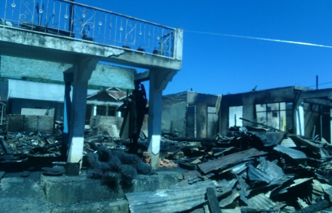 Puing-puing sisa kebakaran di Desa Sungai Tenang Kerinci