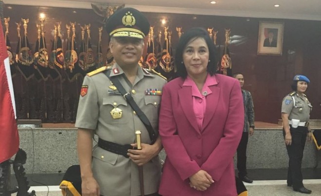 Kapolda Jambi Yazid Fanani bersama istri