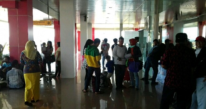 Suasana penumpang di Bandara Bungo.