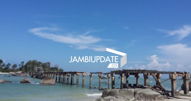 Dermaga Pulau Berhala yang ambruk semalam (7/7)