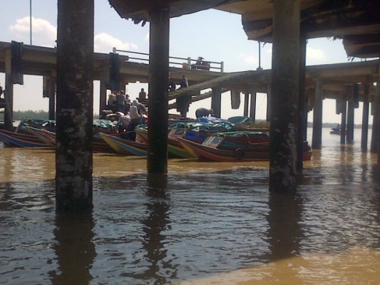 Arus balik yang terlihat di Pelabuhan WFC