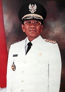 Almarhum Drs H Hasan Basri Durin semasa hidup